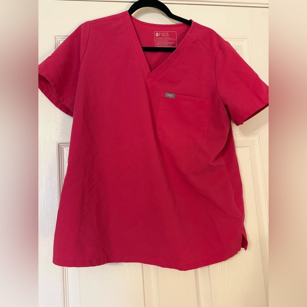 One pocket shocking pink figs top